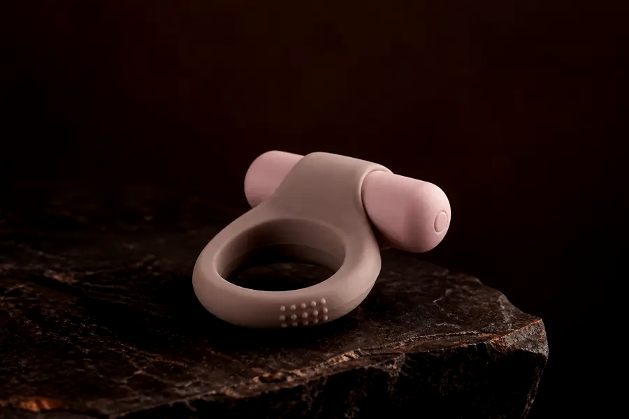 Studio shot of a stretchy ring. Warning for cheap jelly vibrating bands. Not a named safe ring.